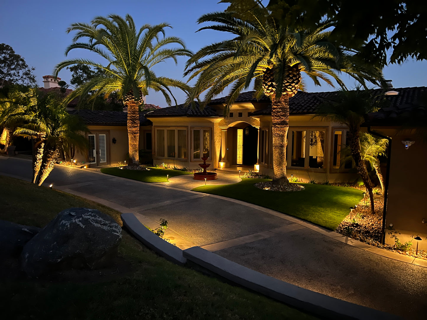Petite Aluminum Pathway Light